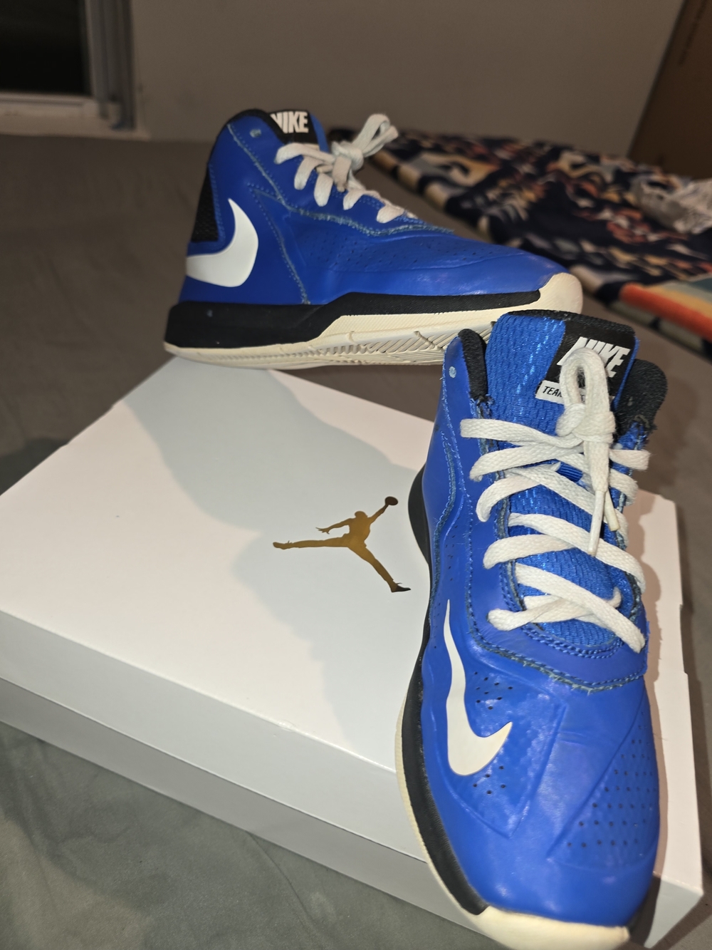 Nike Boys Team Hustle D7 Shoes Lace Up Sneakers Blue White Size 1 Y